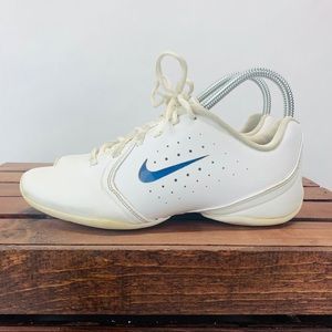 nike sideline 3 size 9